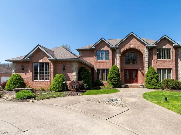 1301 Winterberry Ln, Medina, OH 44256