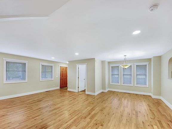 5th image of 4493 W Babcock St Unit A