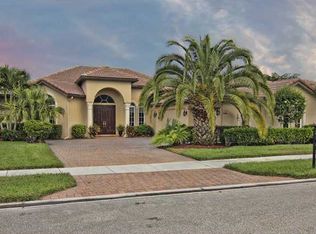 944 SW Grand Reserves Blvd, Port Saint Lucie, FL 34986