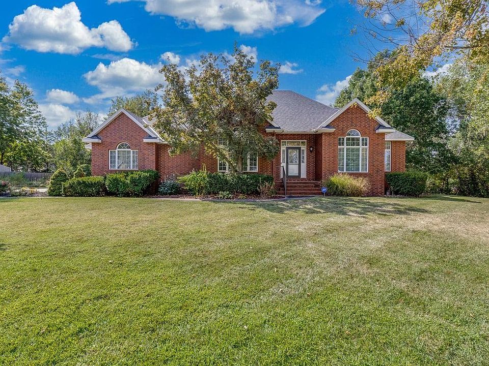 1st image of 3905 Meadow Ridge Ln