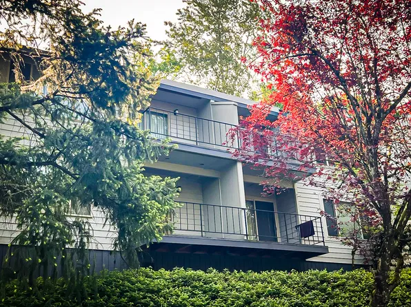 3838 Lake Washington Blvd SE APT 5B, Bellevue, WA 98006