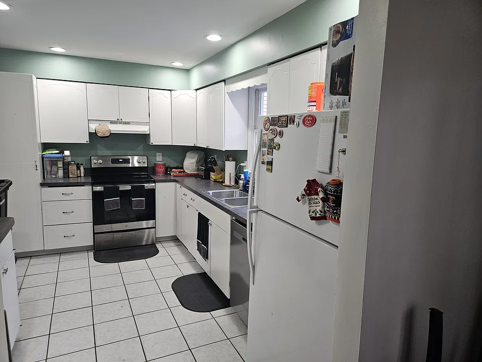 30 Nursery Ln #2