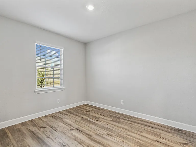 929 Emerson Dr — Photo 19