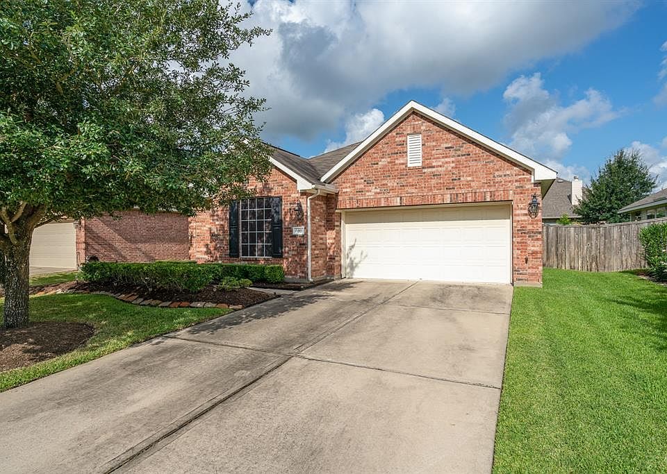 Charming 1-story Village Builder home nestled in an ADA compliant gated section in the master planned community of Fairfield!