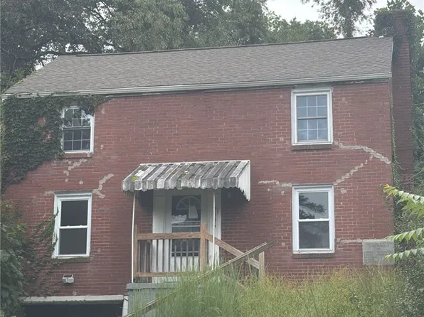 2035 Fairlawn St, Pittsburgh, PA 15221