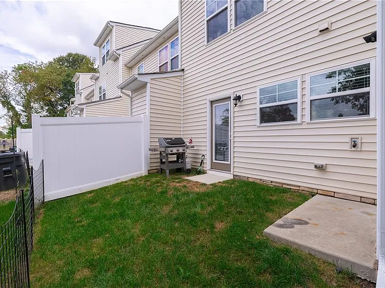8083 Rutland Village Dr #1 — Photo 19