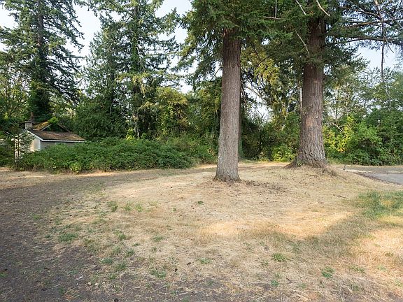 4th image of 22930 SE Suter Ave