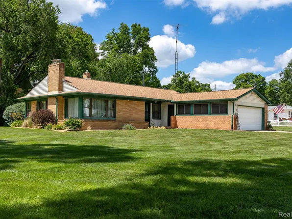215 White St, Imlay City, MI 48444