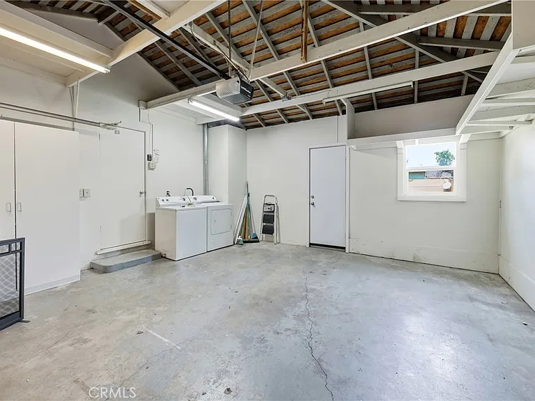 1415 E Walnut Ave — Photo 19