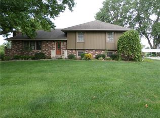 8528 Pratt Rd, Atchison, KS 66002