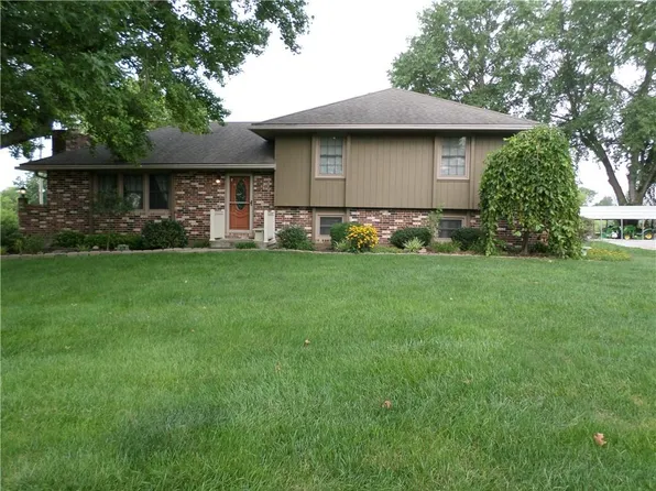 8528 Pratt Rd, Atchison, KS 66002