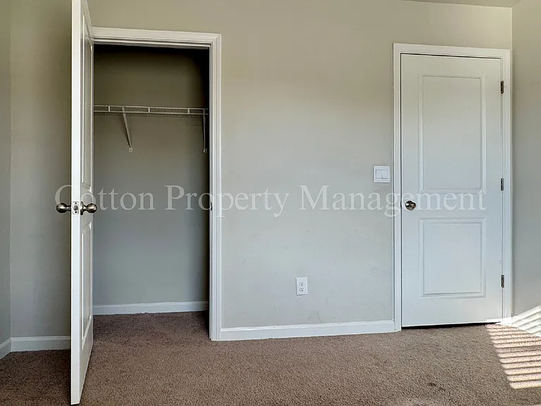 1114 Forest Glen Dr NE — Photo 11