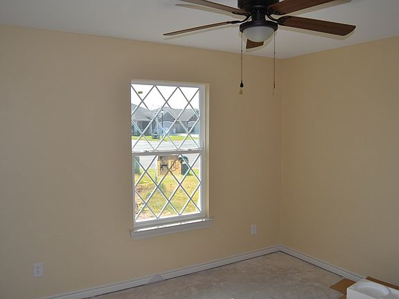 5th image of 1017 Hope Ct