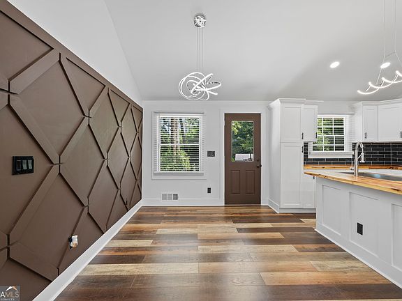 5th image of 2783 Ben Hill Rd