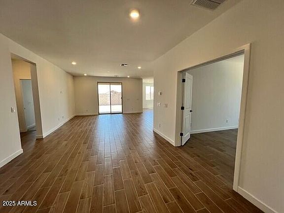 3rd image of 23189 W WINSLOW Avenue