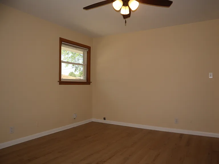 8755 S Fairfield Ave — Photo 14