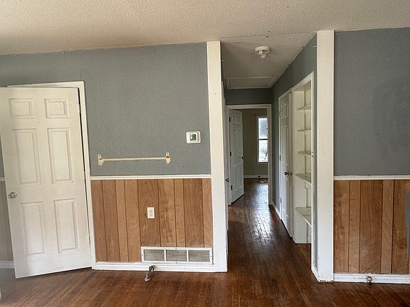 4th image of 235 Mabelle Dr