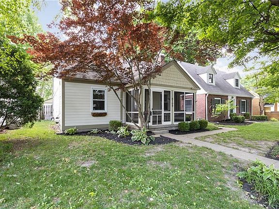 3rd image of 6109 Indianola Ave