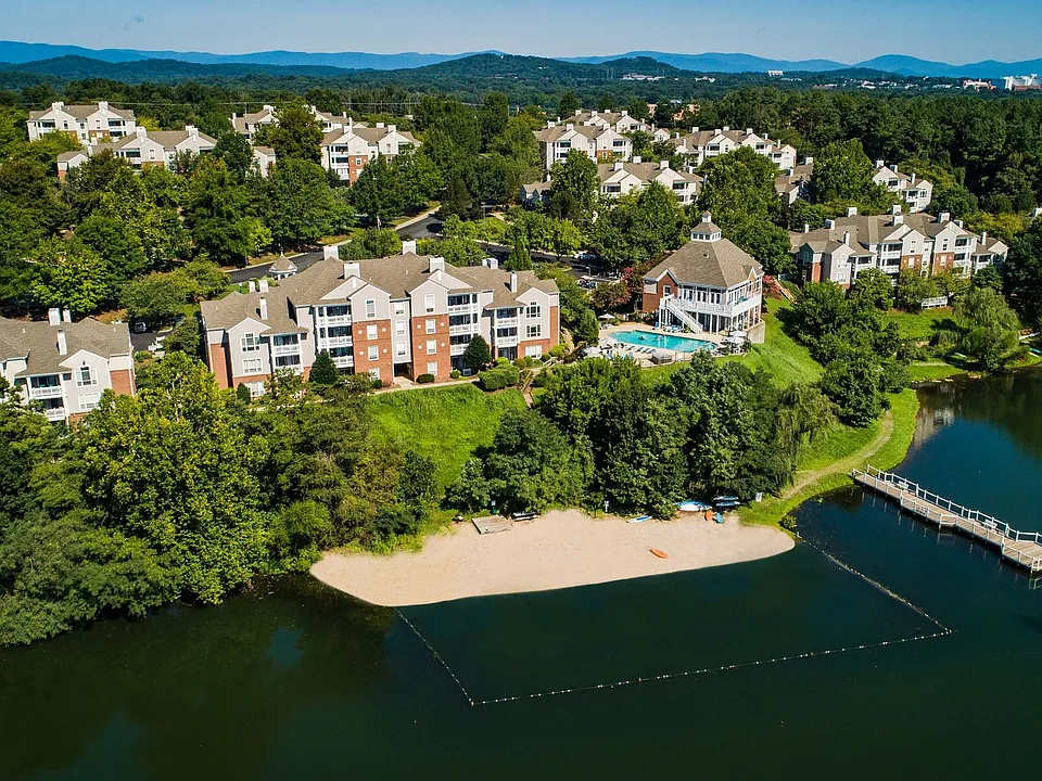 Lakeside Apartments