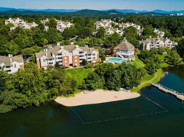 Lakeside Apartments