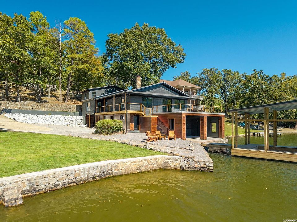 1st image of 186 Riverside Dr