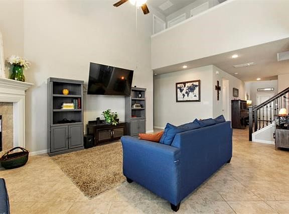 3rd image of 7004 Donato Pl