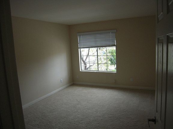4th image of 21550 Burbank Blvd APT 307