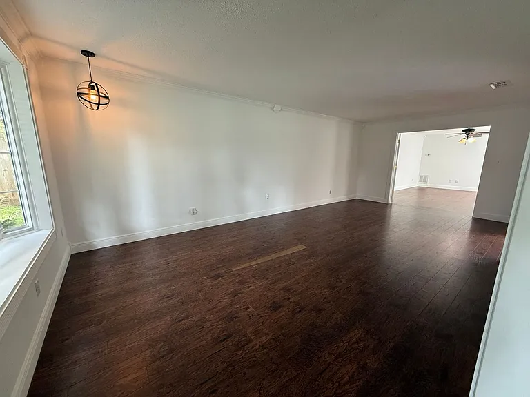 905 Poinciana Dr — Photo 5
