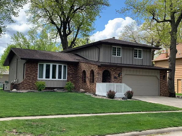 2641 Woodland Dr, Fort Dodge, IA 50501