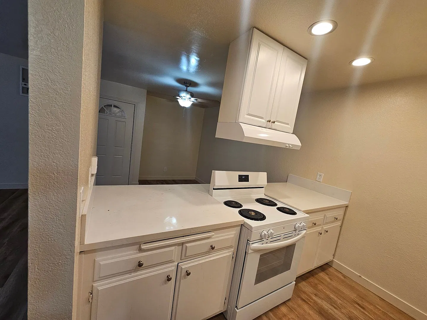 Spacious 2 Bed 2 Bath Apartment with Private Balcony! — Photo 1