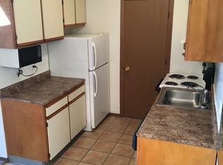 Pioneer Manor. -750-754 - #204, Waukegan, IL 60085