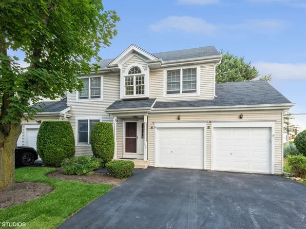 602 Derby Crse #602, Saint Charles, IL 60174