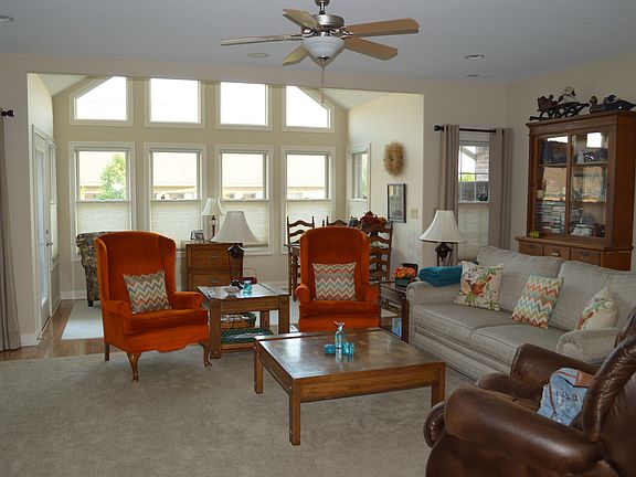 Living Room/Sun Room