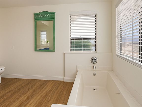 5th image of 381 Highland Dr #2
