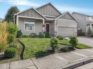 955 Julie Ln, Molalla, OR 97038