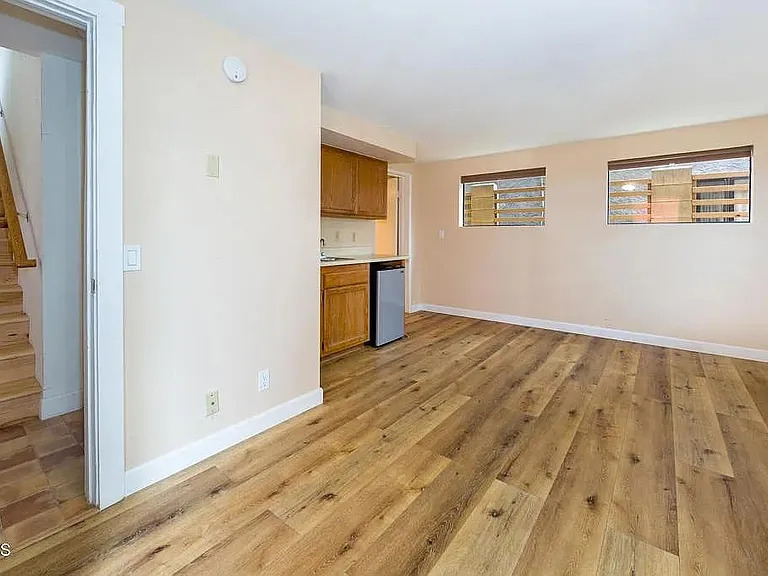381 Highland Dr #1 — Photo 1