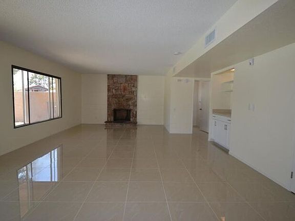 5th image of 1427 E Bayview Dr