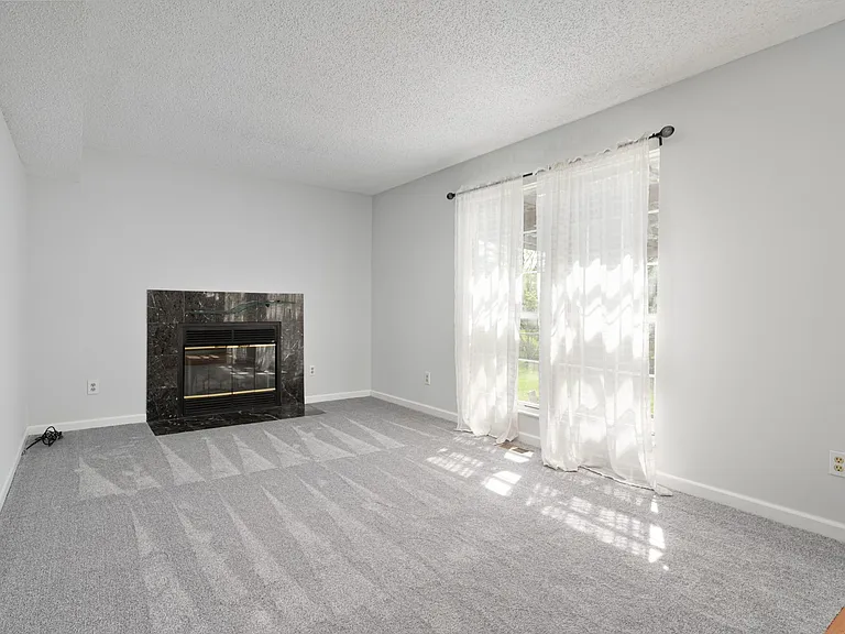 1697 Jupiter Ave — Photo 9
