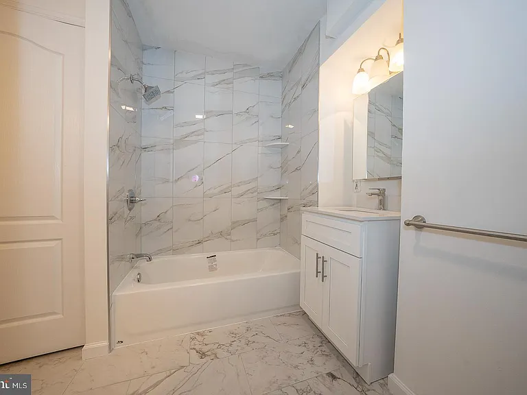 2822 Ogden St #A — Photo 16