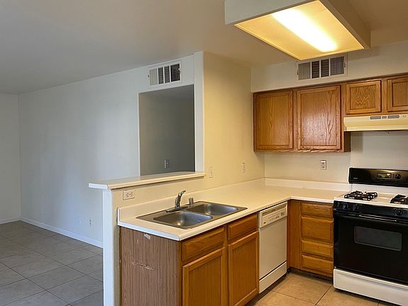 3rd image of 3065 Casey Dr
