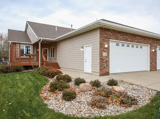 6704 S Bellwood Ave, Sioux Falls, SD 57108