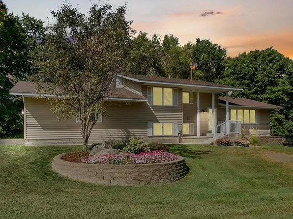 1320 11th Ave NE, Faribault, MN 55021