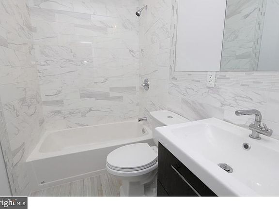 4th image of 2204 Christian St #1