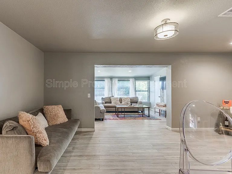 4136 NW 61st Ter — Photo 15