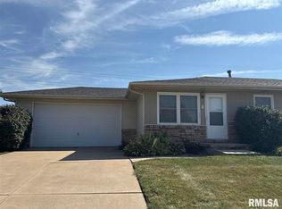 2843 High Point Dr #1, Davenport, IA 52806