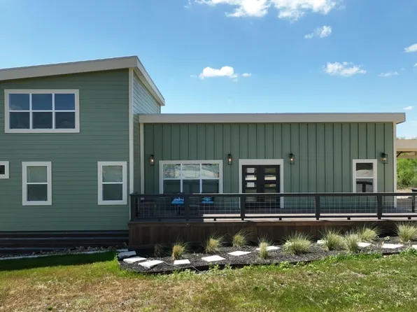 300 County Road 5781, Castroville, TX 78009