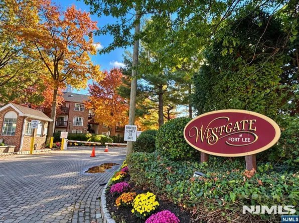 474 Lee Court #4107, Fort Lee, NJ 07024