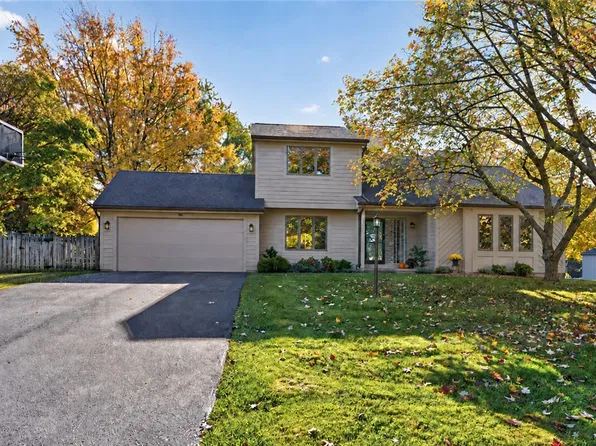 23 Canterbury Trl, Fairport, NY 14450