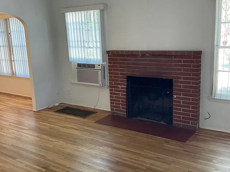 5137 Olivewood Ave — Photo 10