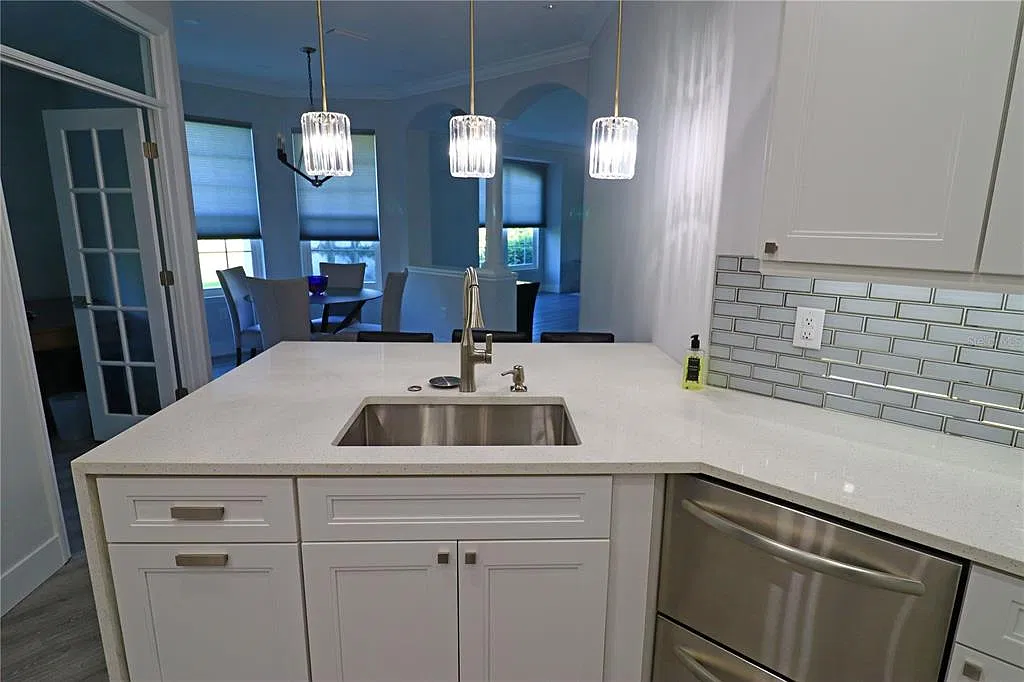 2 bed, 2.0 bath, 1670 sqft, $2,400 — Photo 3